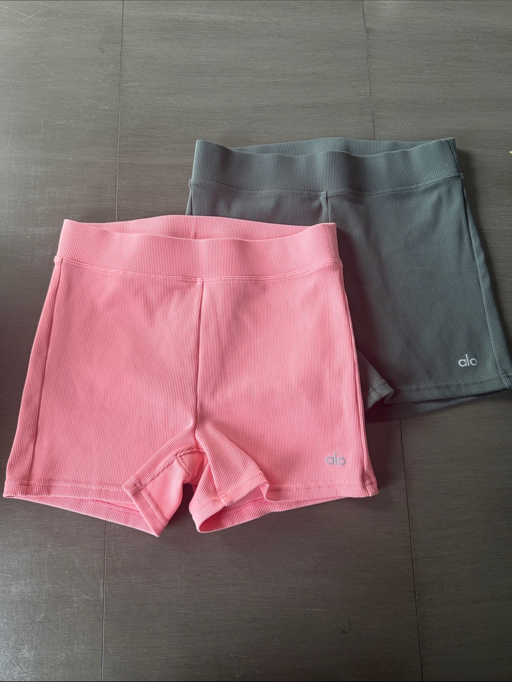 2 ALO GODDESS HIGH WAIST RIBBED SHORTS M